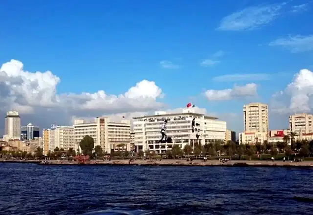İzmir'in Tarihi Yerleri